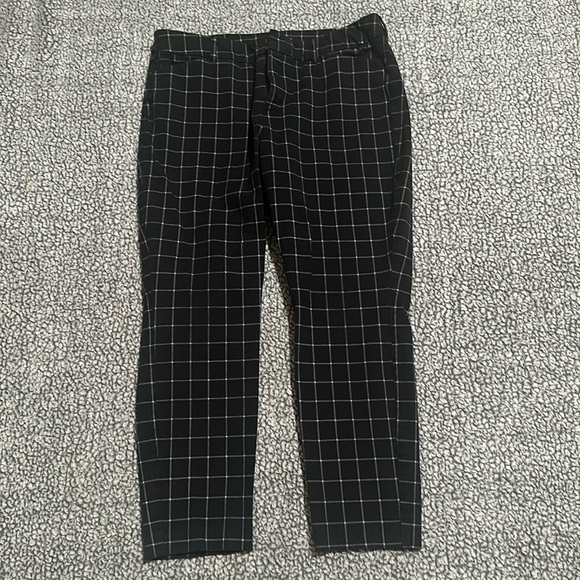 Checked Slacks - Old Navy Pixie Cut, Secret Slim Pockets - Picture 1 of 5